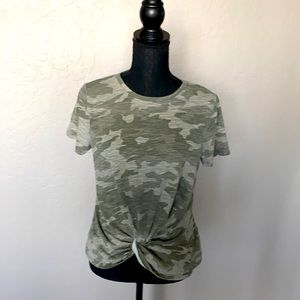 Universal Threads camouflage front knot t-shirt